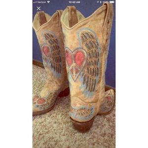Corral boots